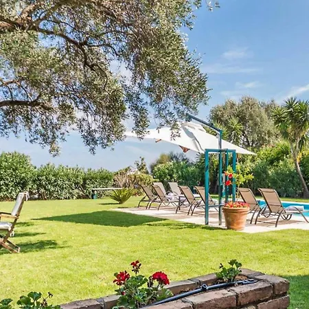 Beachfront וילה בארבאטי